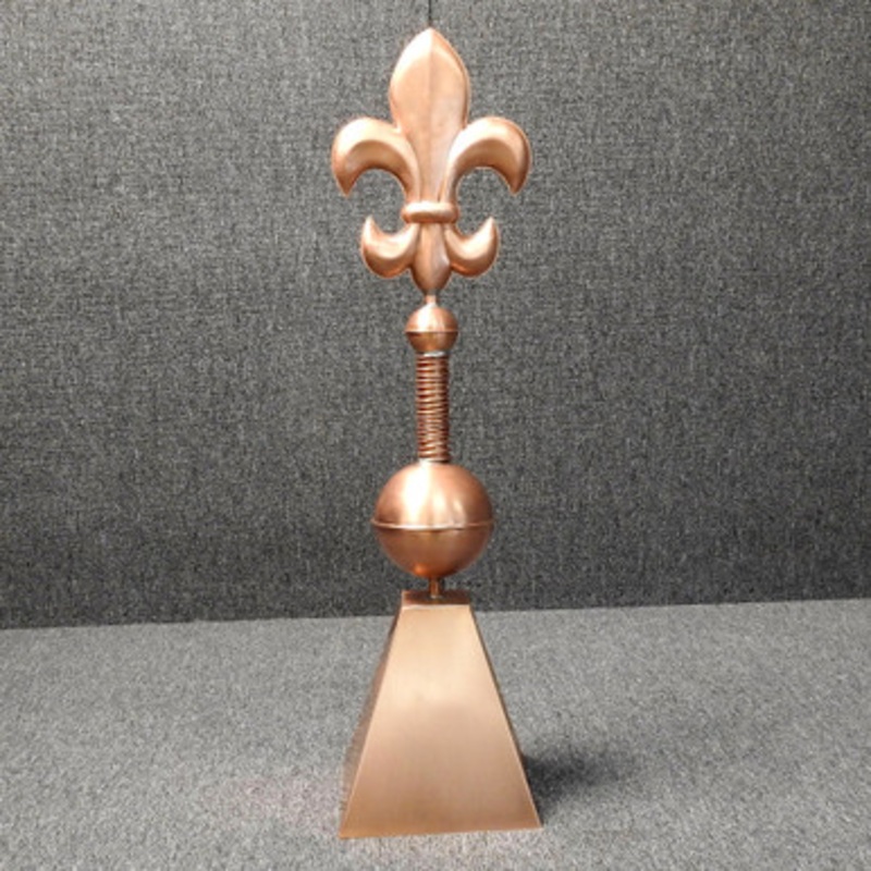 Fleur de Lis Finial  F-177